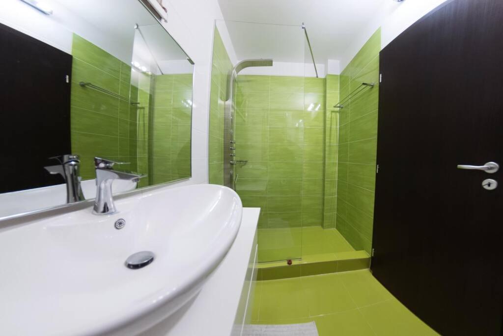 Central Oasis Apartman Bukarest Kültér fotó